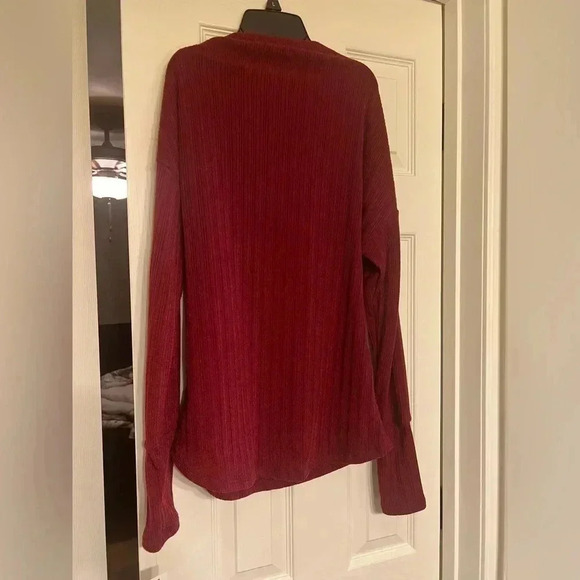 Loveappella size M burgundy sweater top NWT - Picture 4 of 4